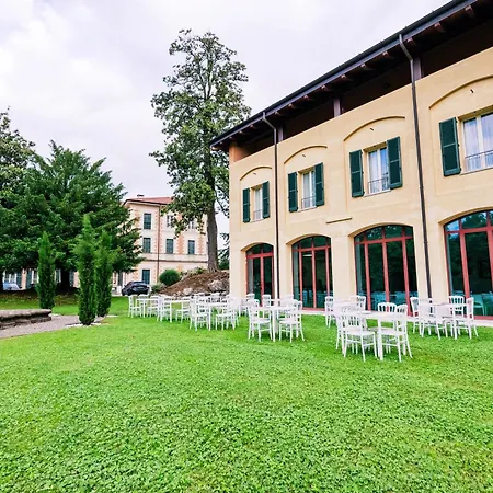 Borghi 4* Варано-Борги