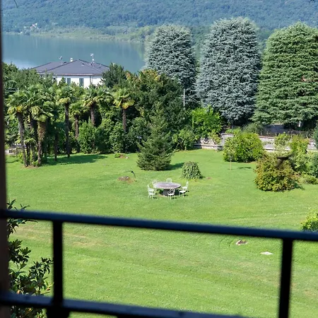 Borghi 4* Варано-Борги
