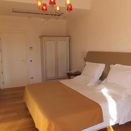 Borghi Отель