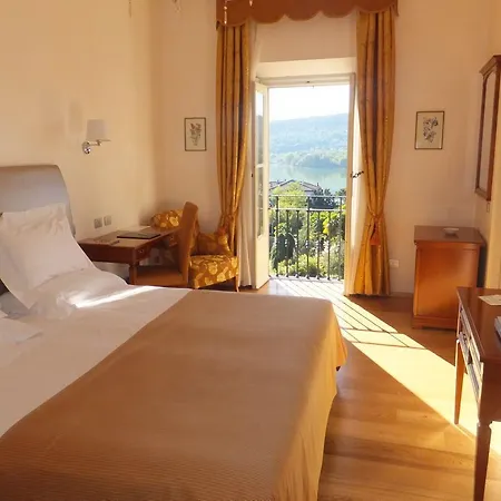 Borghi Szálloda Varano Borghi